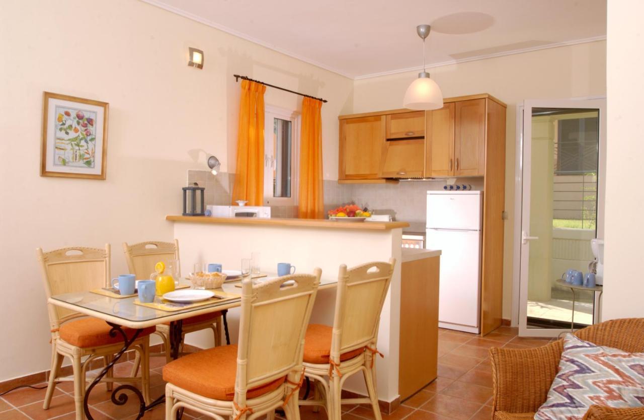 La Riviera Barbati Seaside Apartments & Villas Экстерьер фото