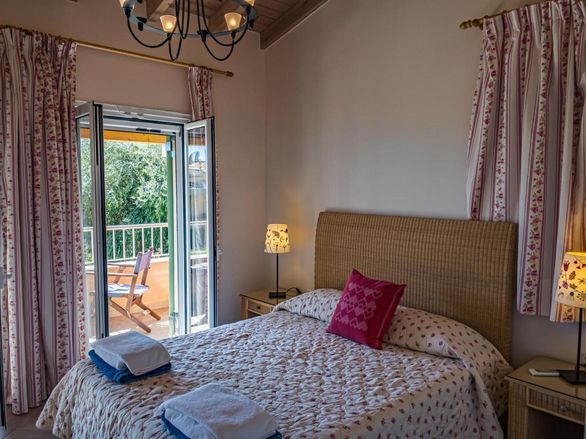 La Riviera Barbati Seaside Apartments & Villas Экстерьер фото